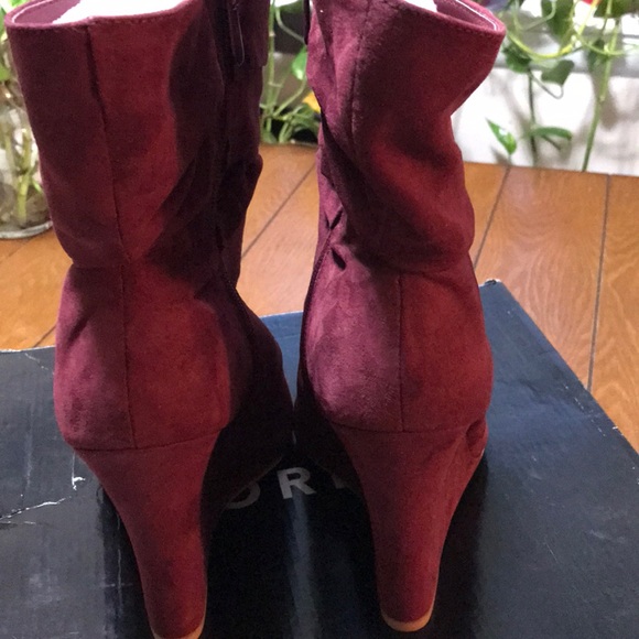 Wedge - Picture 3 of 6